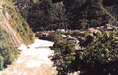 Aguascalientes le long du fleuve Urubamba