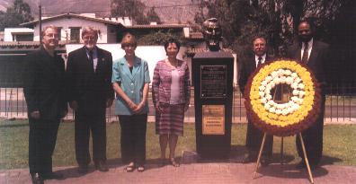 Pr. Eddy Stols, Maire Carlos Dargent et Madame, Mme Stols, Eduardo Dargent, Guy Vanackeren